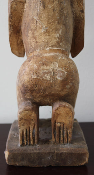 Lega Iginga Statue