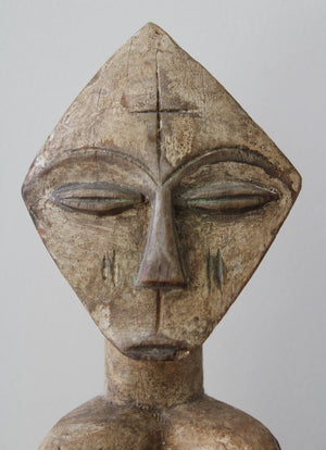 Lega Iginga Statue