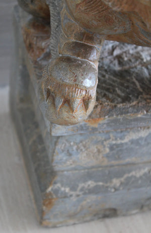 Pareja de Leones Foo en Piedra Tallada