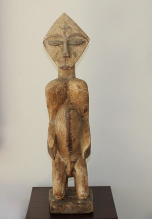 Lega Iginga Statue