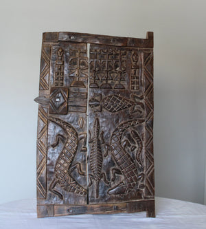 Dogon barn door