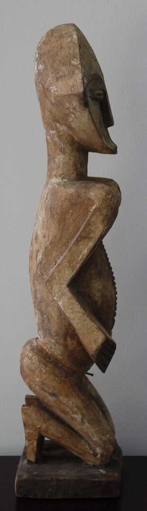 Lega Iginga Statue