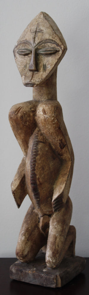 Lega Iginga Statue