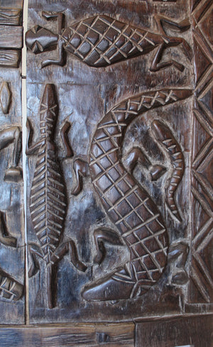 Dogon barn door