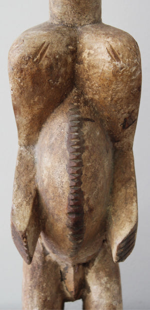 Lega Iginga Statue