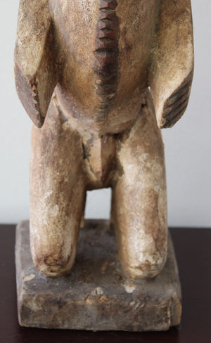 Lega Iginga Statue