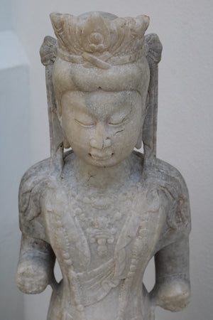 Escultura de Bodhisattva en Mármol