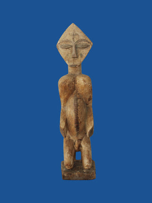 Lega Iginga Statue