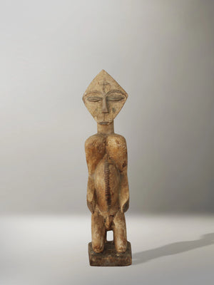 Lega Iginga Statue