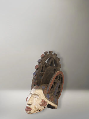 Máscara Casco Agbogho Mmwó